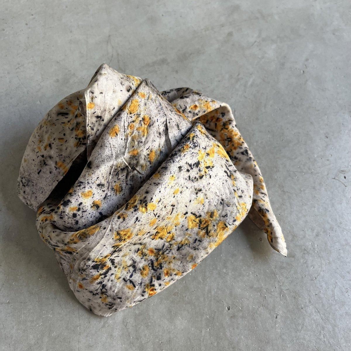 <img class='new_mark_img1' src='https://img.shop-pro.jp/img/new/icons13.gif' style='border:none;display:inline;margin:0px;padding:0px;width:auto;' />...et RʥơSilk Scarf 90cm logwood