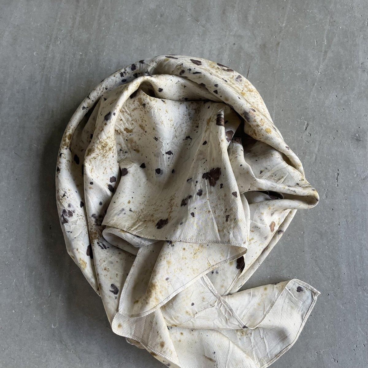 <img class='new_mark_img1' src='https://img.shop-pro.jp/img/new/icons13.gif' style='border:none;display:inline;margin:0px;padding:0px;width:auto;' />...et RʥơSilk Scarf 90cm gray