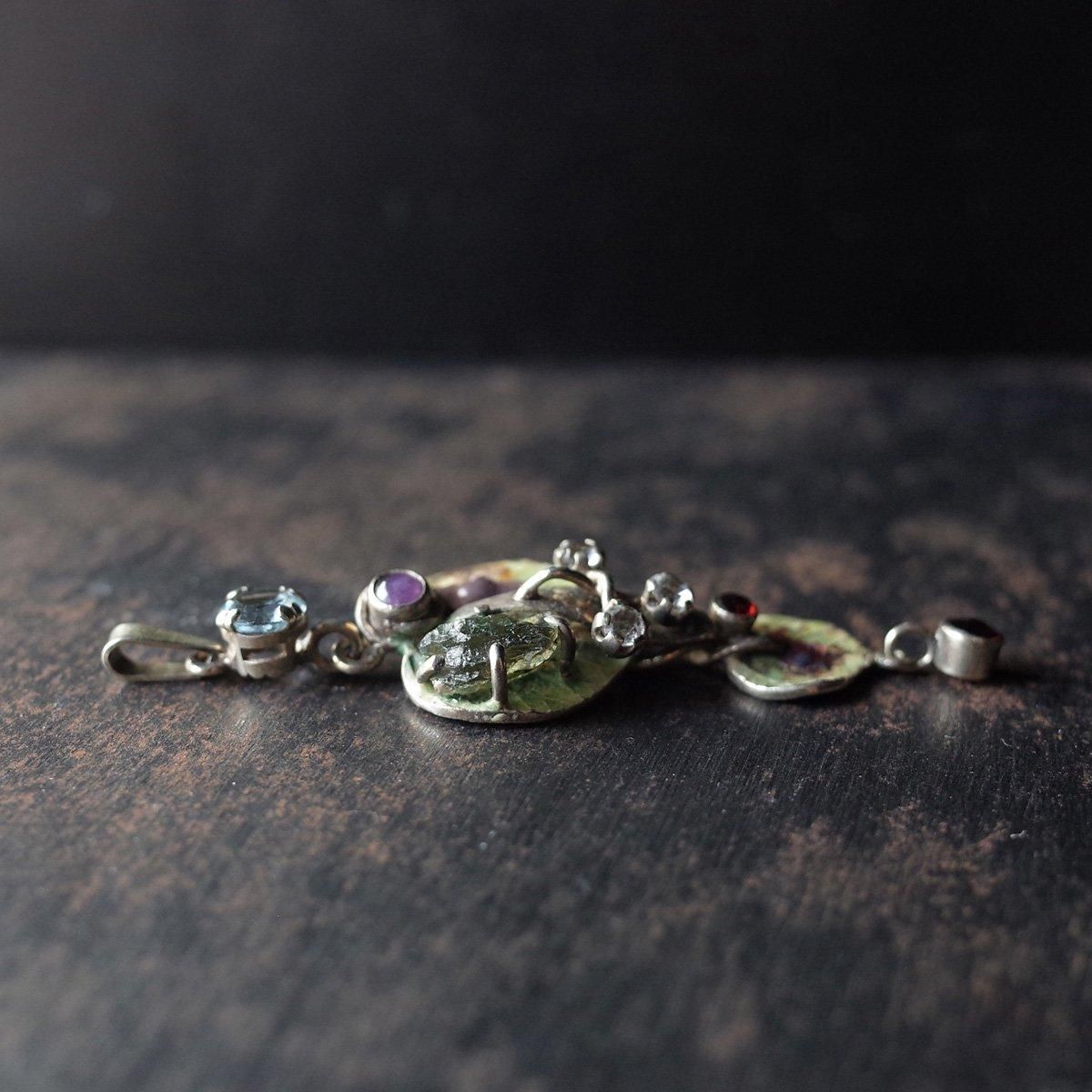 С ŷ ꡼ ڥȡVintage Silvergilt Natural Stones Leaf Pendant