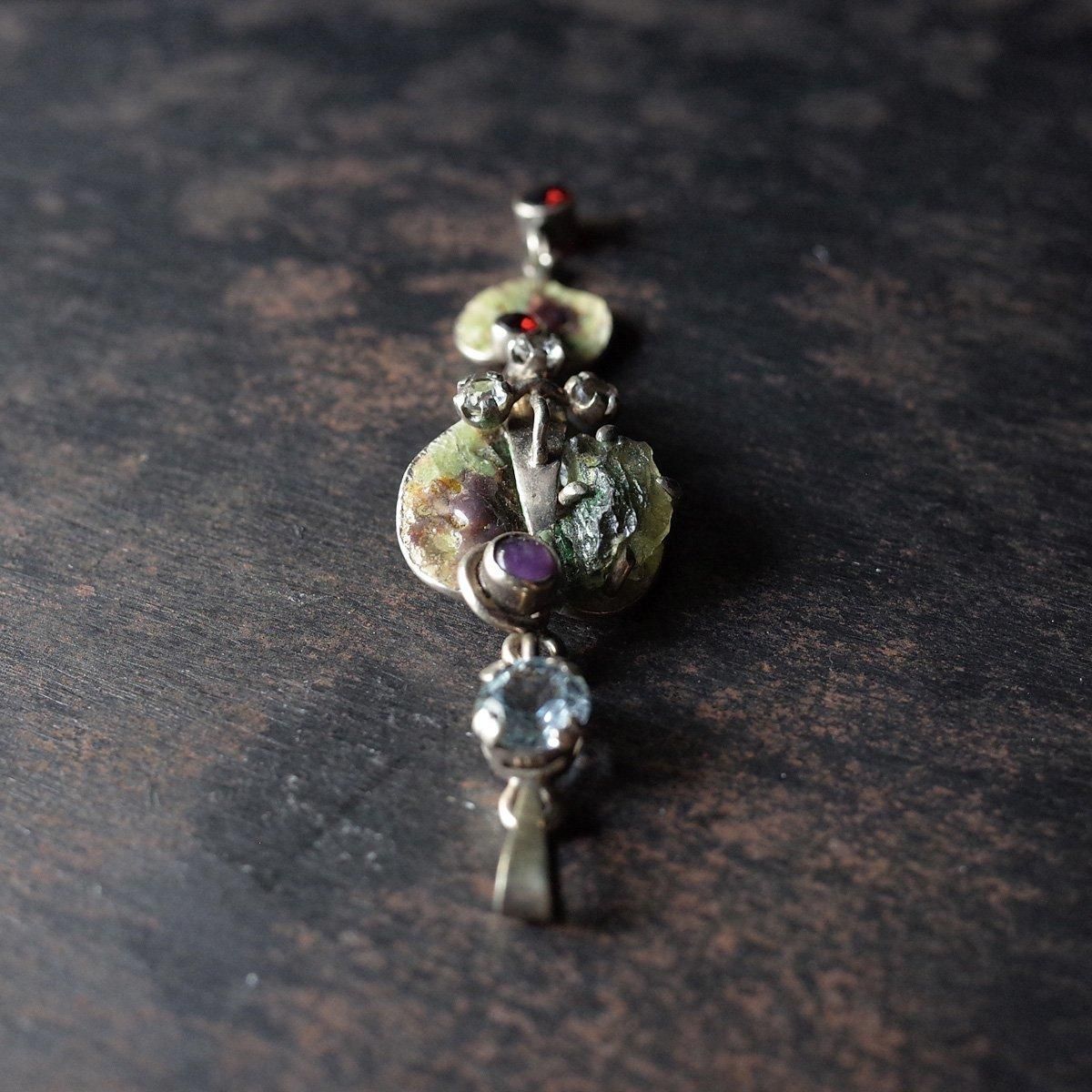 С ŷ ꡼ ڥȡVintage Silvergilt Natural Stones Leaf Pendant