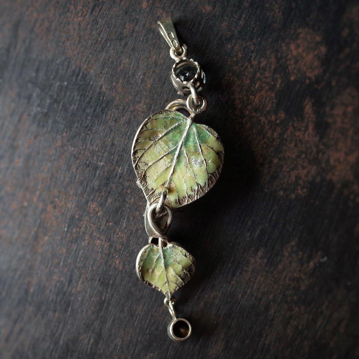 С ŷ ꡼ ڥȡVintage Silvergilt Natural Stones Leaf Pendant