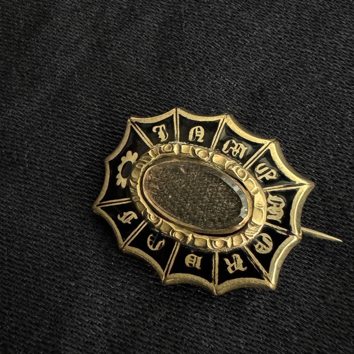 ȥꥢ С  إ ⡼˥󥰥֥Victorian  Silver Gilt Mourning Brooch