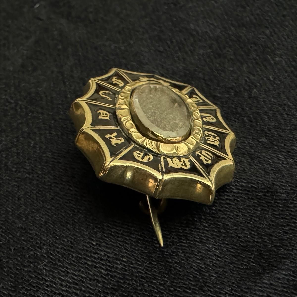 ȥꥢ С  إ ⡼˥󥰥֥Victorian  Silver Gilt Mourning Brooch