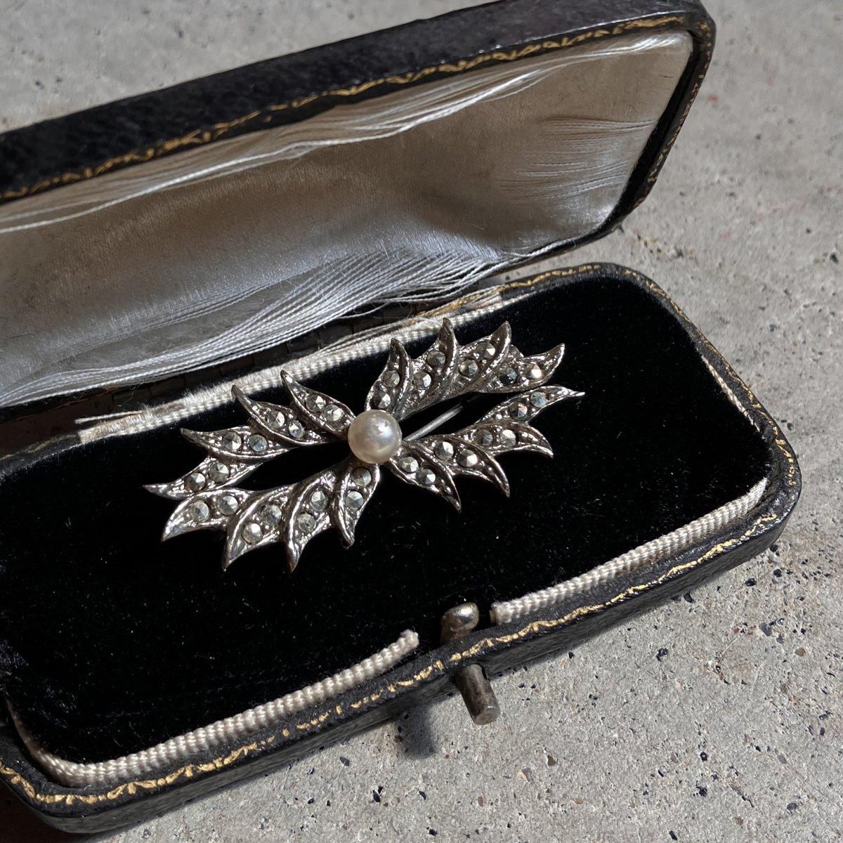 1950ǯ 饹ѡ ޡ ꡼ե֥Glass Pearl Marcasite Brooch