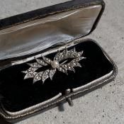 1950ǯ 饹ѡ ޡ ꡼ե֥Glass Pearl Marcasite Brooch