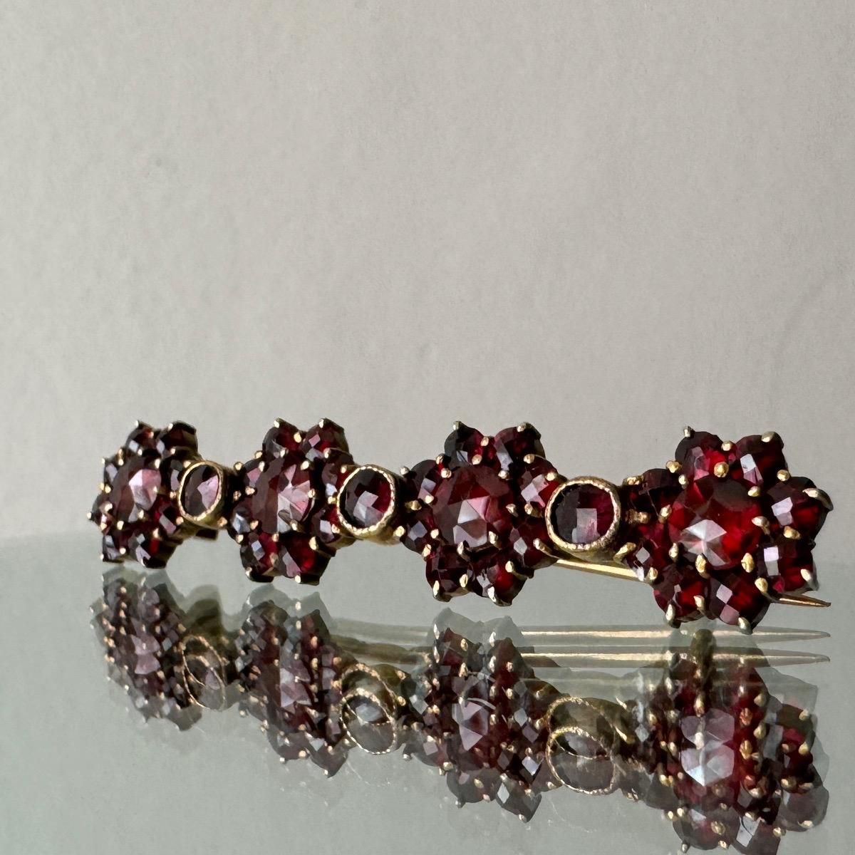 ȥꥢ ĥ ͥå С֥Victorian Gold Fiiled Garnet Brooch