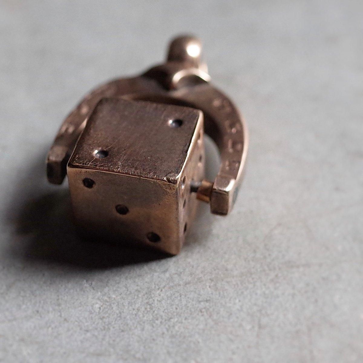 ヴィクトリアン 9金 ダイス ペンダントトップ（Victorian 9K Dice