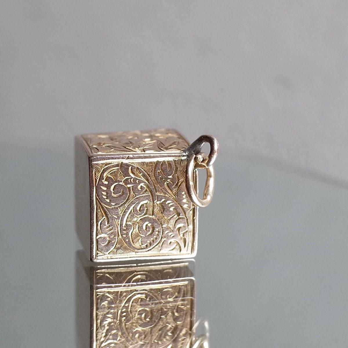 ȥꥢ 9 塼 ڥȥȥåסVictorian 9K Cube Pendant Top