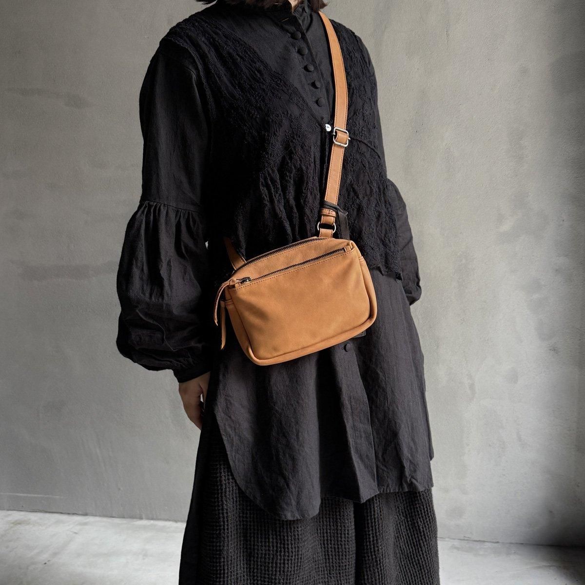 m*i様 【新品】CHRISTIAN PEAU ショルダー　ブラック 楽天市場】CHRISTIAN PEAU クリスチャンポー 2way レザー