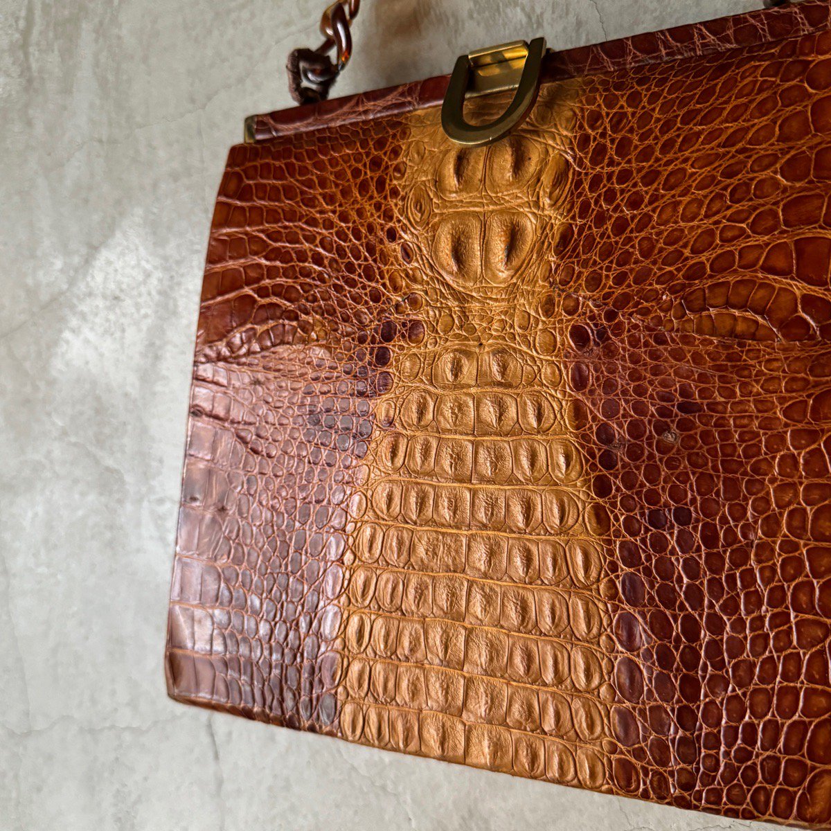 <img class='new_mark_img1' src='https://img.shop-pro.jp/img/new/icons13.gif' style='border:none;display:inline;margin:0px;padding:0px;width:auto;' />ơ  ХåVintage Crocodile Leather Bag