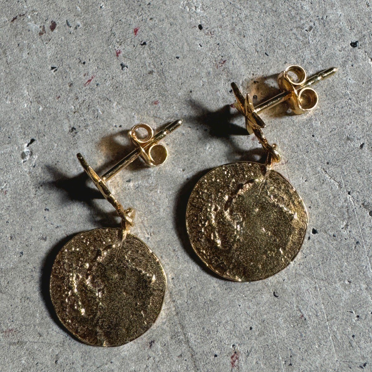 <img class='new_mark_img1' src='https://img.shop-pro.jp/img/new/icons13.gif' style='border:none;display:inline;margin:0px;padding:0px;width:auto;' />momocreatura Star & Moon Earrings Goldʥ⥯ꥢ  ࡼ ԥ ɡ