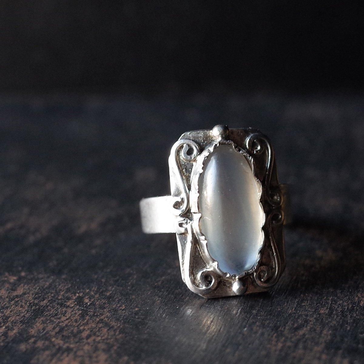 ġɡե ࡼ󥹥ȡ С ե졼 󥰡Arts & Crafts Moon Stone Silver Frame Ring