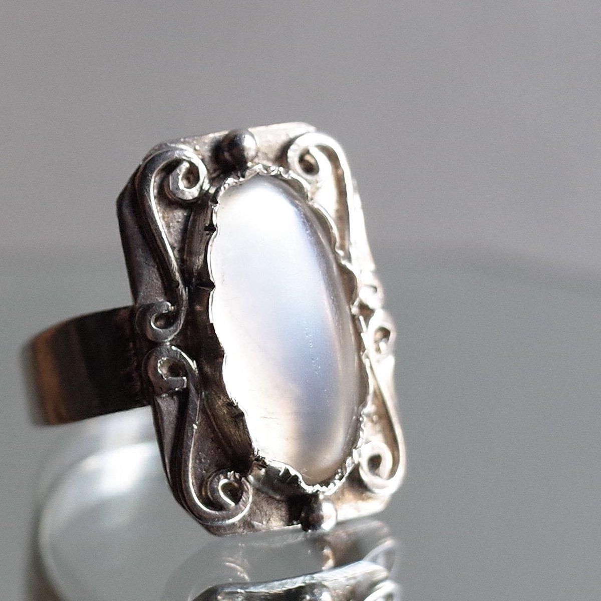 ġɡե ࡼ󥹥ȡ С ե졼 󥰡Arts & Crafts Moon Stone Silver Frame Ring