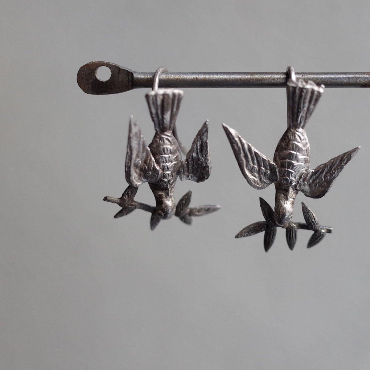 ȥꥢ С ȷ ԥVictorian Silver Dove Earrings