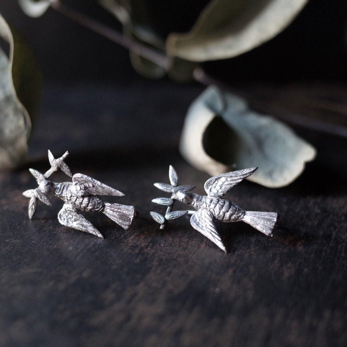 ȥꥢ С ȷ ԥVictorian Silver Dove Earrings