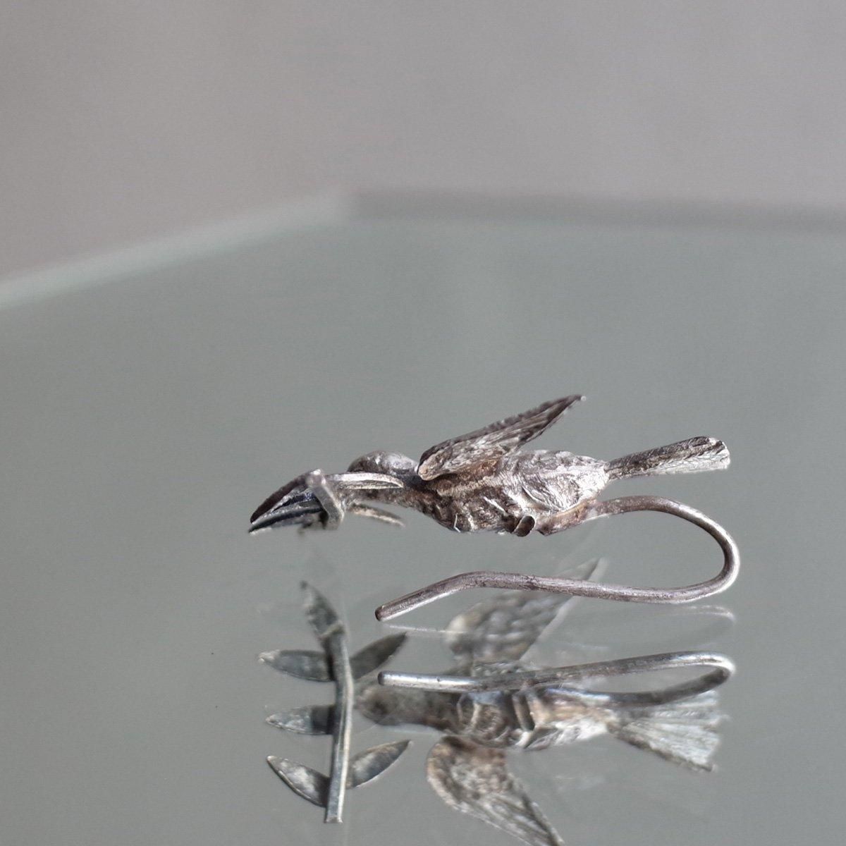 ヴィクトリアン シルバー 鳩 ピアス（Victorian Silver Dove Earrings