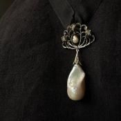 ȥꥢ С Хåѡ 󥰥ڥȥȥåסBaroque Pearl Pendant Top