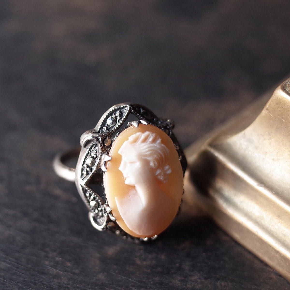 С ޡ ᥪ 󥰡Vintage Silver Marcasite Cameo Ring