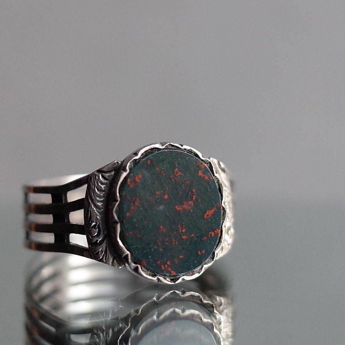 С ֥åɥȡ ͥåȥ󥰡Vintage Silver Bloodstone Signet Ring