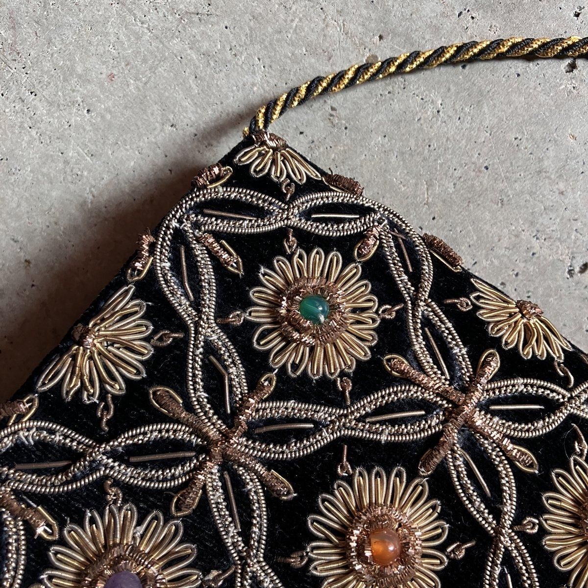 ơ ɽ ХåVintage Zari Shoulder Bag