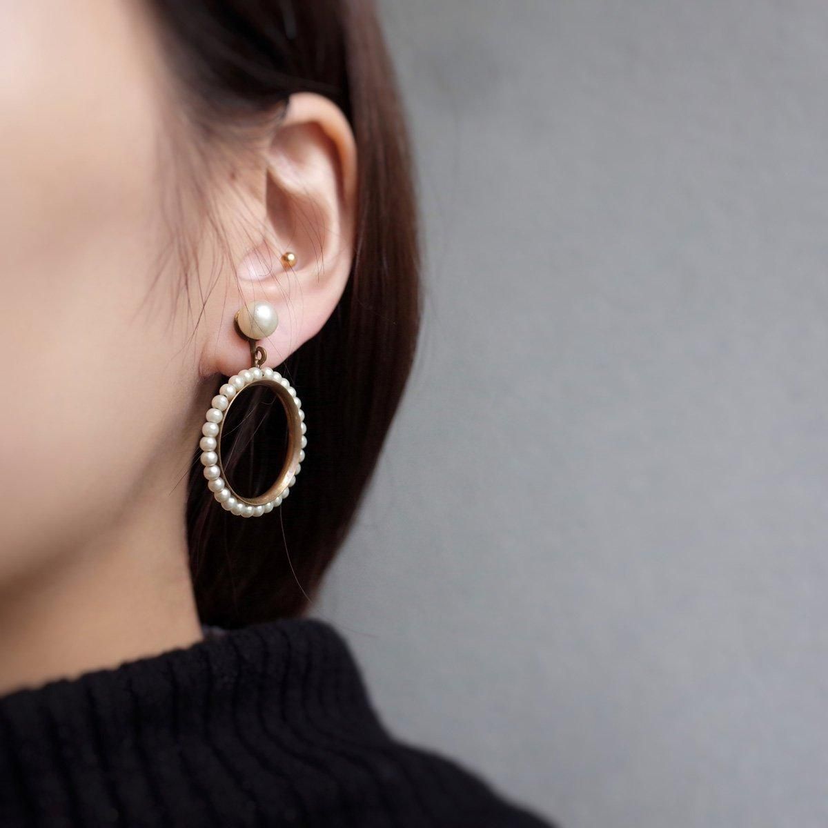 <img class='new_mark_img1' src='https://img.shop-pro.jp/img/new/icons13.gif' style='border:none;display:inline;margin:0px;padding:0px;width:auto;' />᥿ ѡ ա 󥰡1940-50's Metal Pearl Hoop Earrings