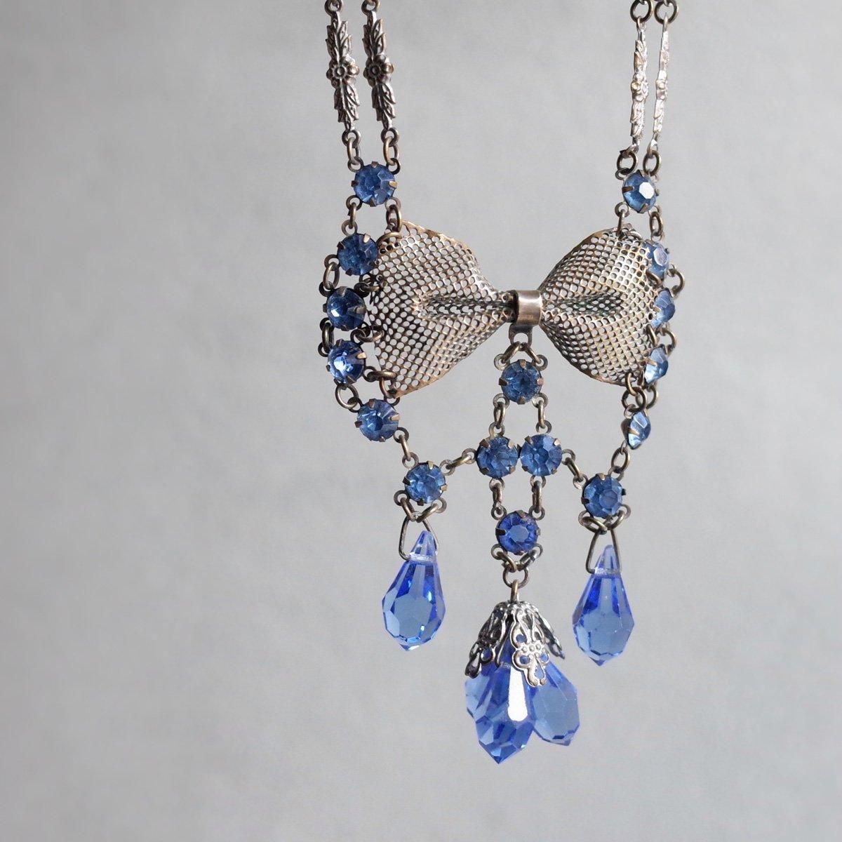 ᥿ ֥롼饹 ܥ ͥå쥹1930's Metal Blue Glass Ribbon Necklace