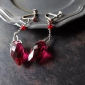 磻å 饹 󥰡1930's Metal Wine Red Glass Earrings