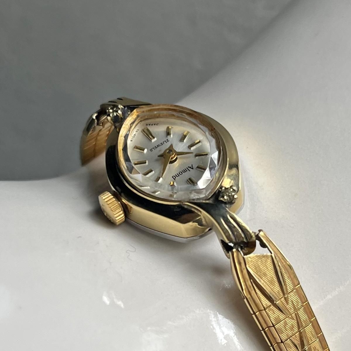 ORIENT Almond（オリエント アーモンド）カットガラス デザインラグ