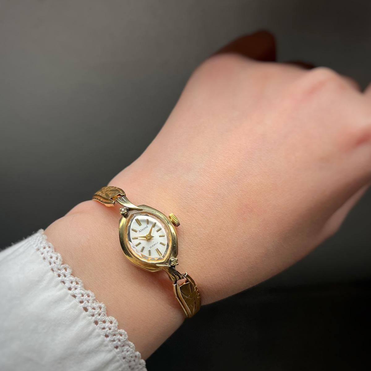 ORIENT Almond（オリエント アーモンド）カットガラス デザインラグ