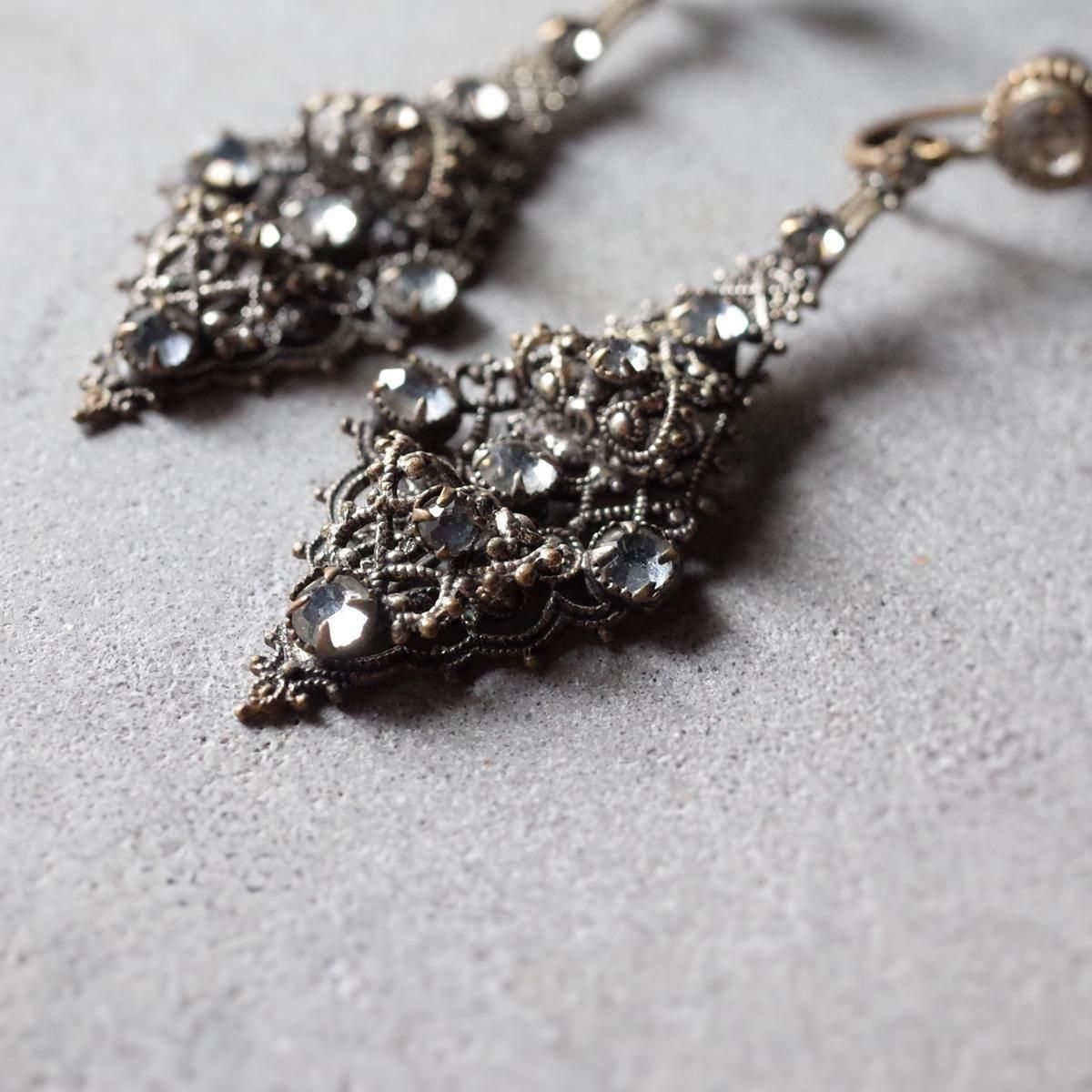 ᥿ ꥢ饹 󥰡1920-30's Metal Clear Glass Earrings