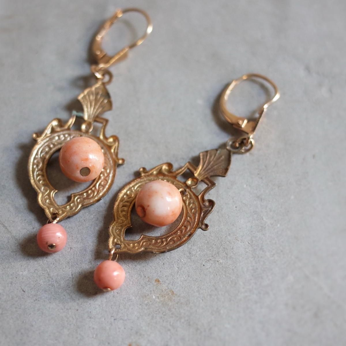 メタル コーラルピンク ガラス ピアス（1930-40's Metal Coral Pink