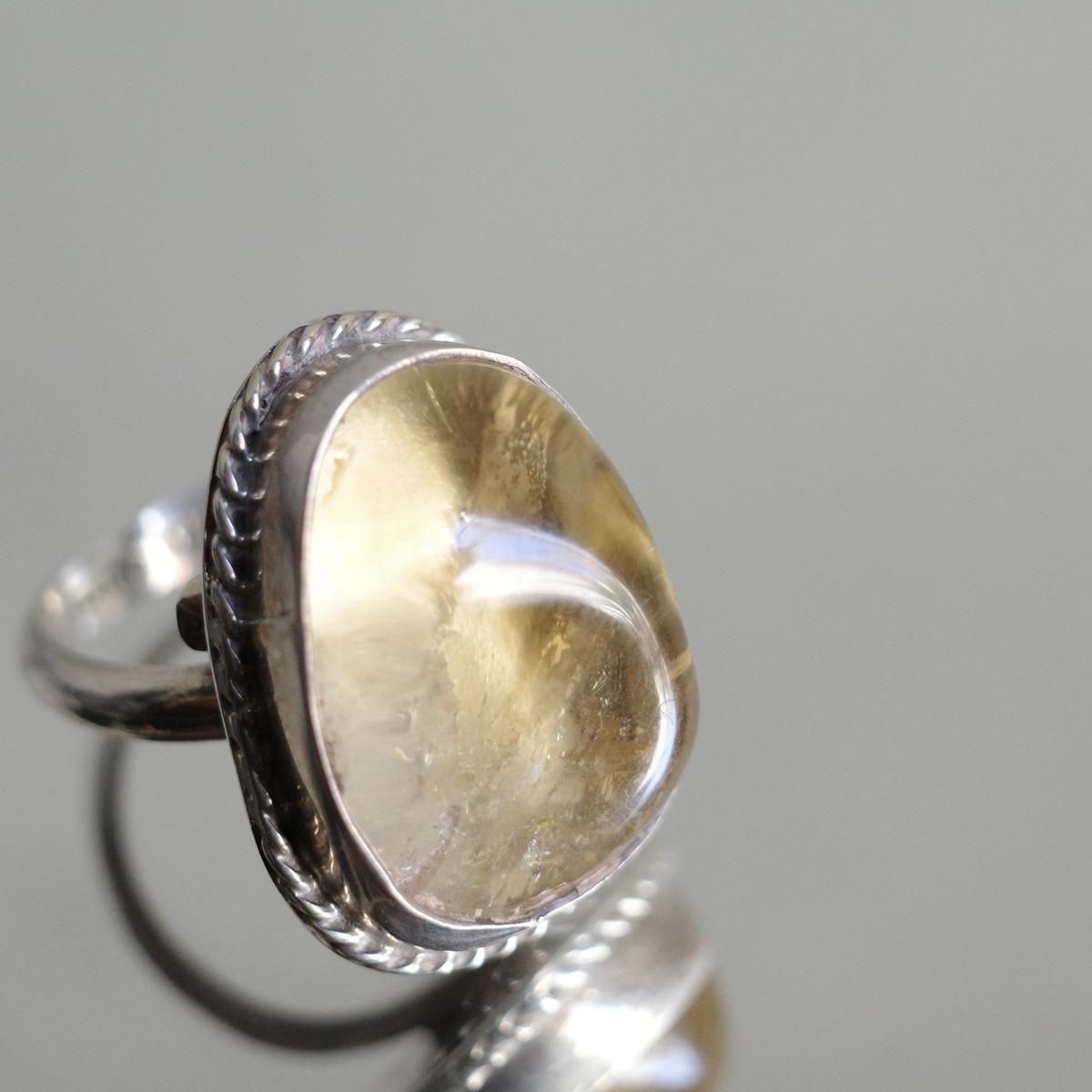 <img class='new_mark_img1' src='https://img.shop-pro.jp/img/new/icons13.gif' style='border:none;display:inline;margin:0px;padding:0px;width:auto;' />ᥭ С  ȥMexican Silver Ring Citrine