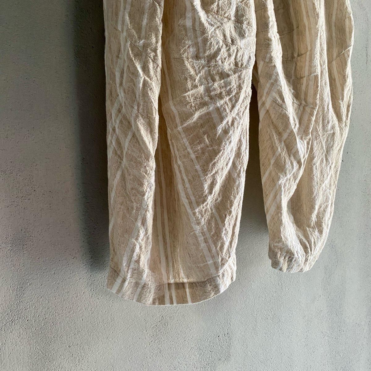 <img class='new_mark_img1' src='https://img.shop-pro.jp/img/new/icons13.gif' style='border:none;display:inline;margin:0px;padding:0px;width:auto;' />HALLELUJAH 4, Pantalon faunʥϥ ѥ ѥ󥿥 FLAX STRIPE