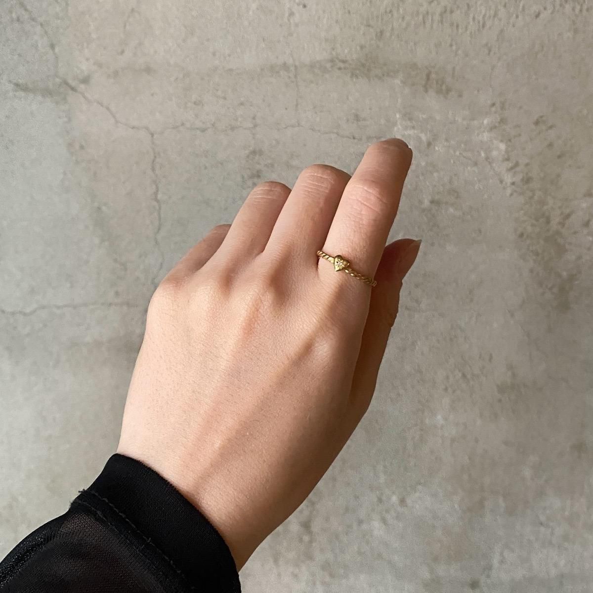 <img class='new_mark_img1' src='https://img.shop-pro.jp/img/new/icons13.gif' style='border:none;display:inline;margin:0px;padding:0px;width:auto;' />momocreatura Heart Ring Gold  Diamondʥ⥯ꥢ ϡ  ɡߥɡ