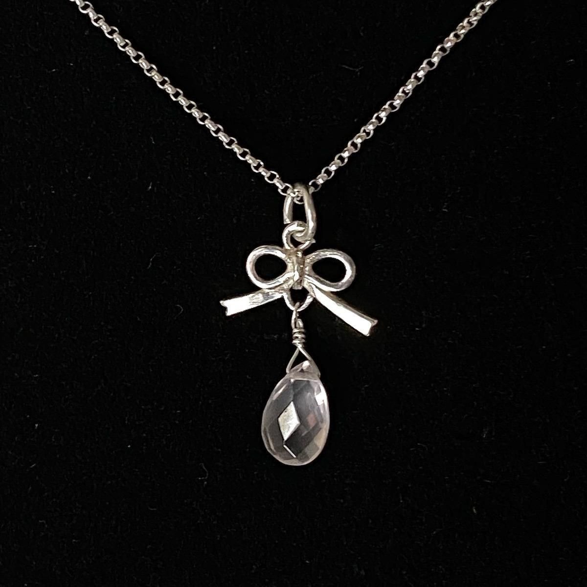<img class='new_mark_img1' src='https://img.shop-pro.jp/img/new/icons13.gif' style='border:none;display:inline;margin:0px;padding:0px;width:auto;' />momocreatura Tiny bow Necklace Silver  Rose quartzʥ⥯ꥢ ܥ ͥå쥹 Сߥġ