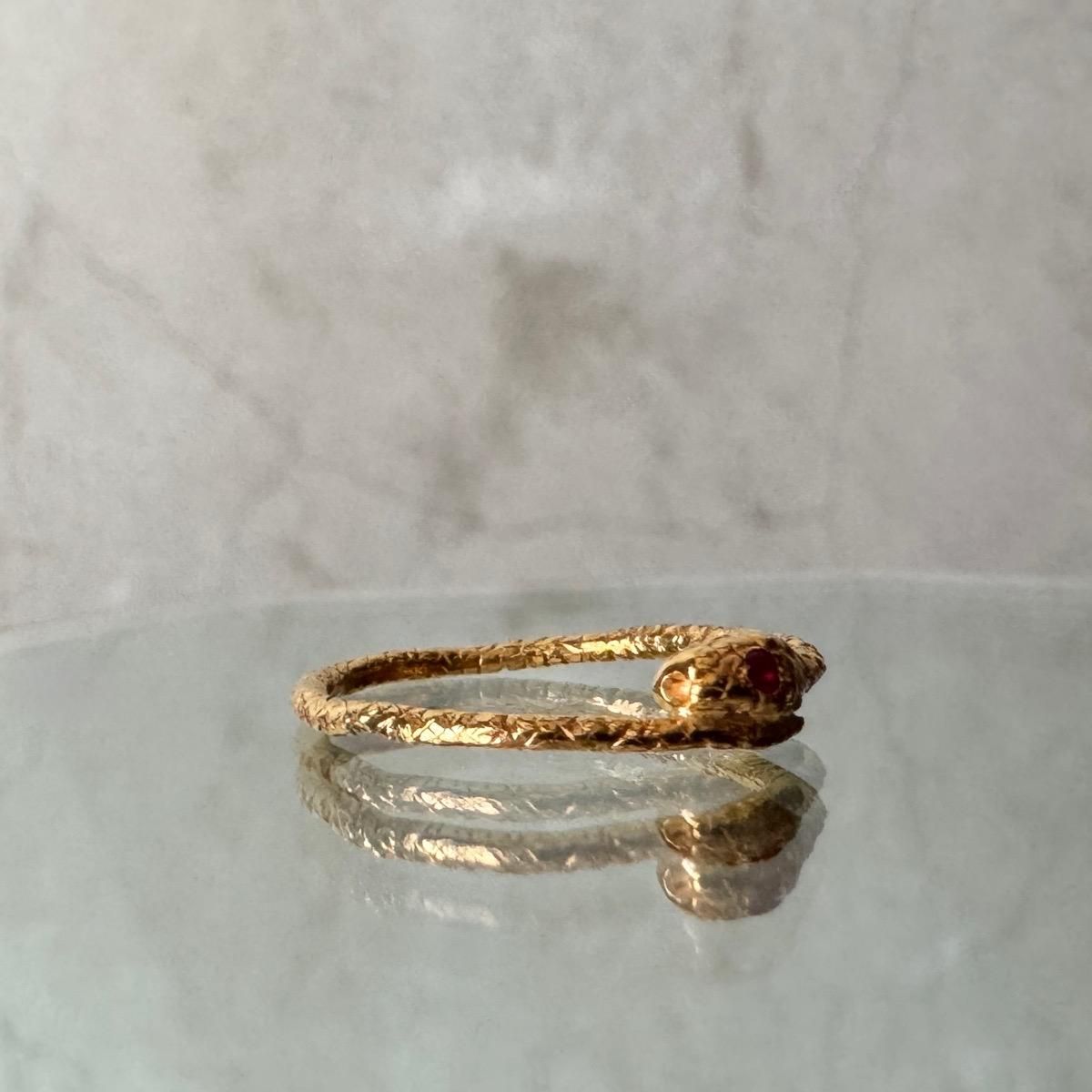 <img class='new_mark_img1' src='https://img.shop-pro.jp/img/new/icons56.gif' style='border:none;display:inline;margin:0px;padding:0px;width:auto;' />momocreatura Snake Ring Gold Rubyʥإӥ  ӡ