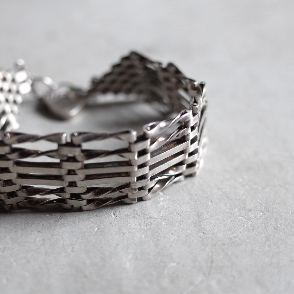 <img class='new_mark_img1' src='https://img.shop-pro.jp/img/new/icons13.gif' style='border:none;display:inline;margin:0px;padding:0px;width:auto;' />1975ǯ С Padlock ֥쥹åȡc.1975 Silver Padlock Bracelet