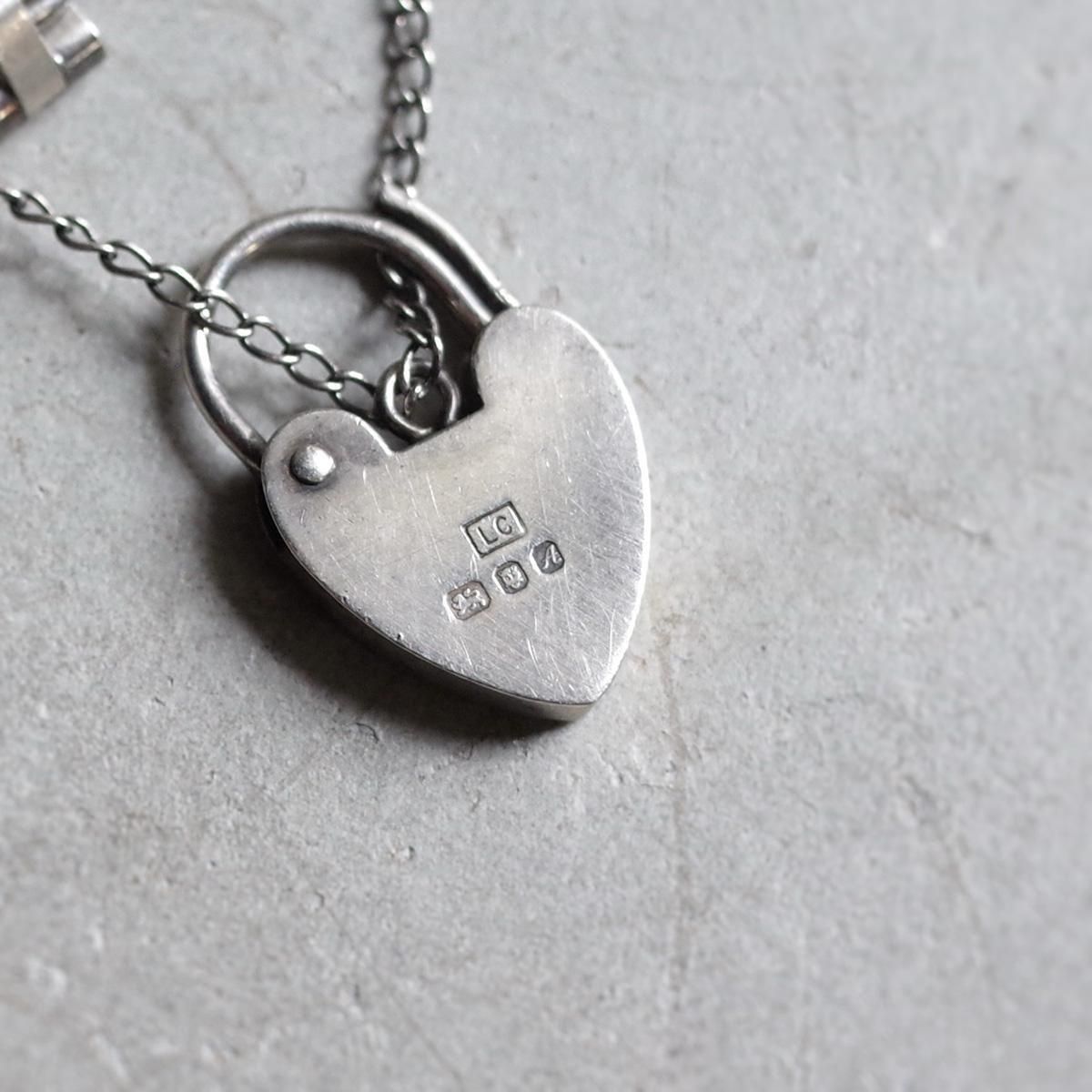 <img class='new_mark_img1' src='https://img.shop-pro.jp/img/new/icons13.gif' style='border:none;display:inline;margin:0px;padding:0px;width:auto;' />1975ǯ С Padlock ֥쥹åȡc.1975 Silver Padlock Bracelet