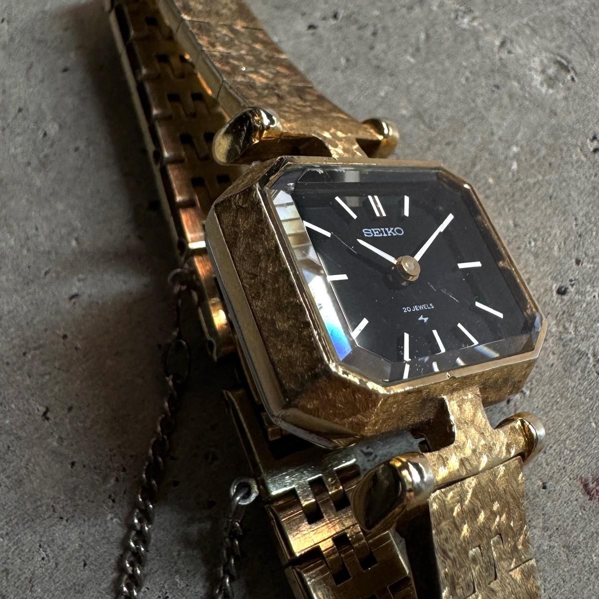 稼働 SEIKO 腕時計 黒文字盤 スクエア 新品電池 シンプル1936 SEIKO（セイコー）GD スクエア黒文字盤 カットガラス 純正メタル