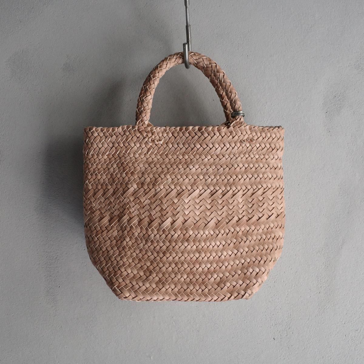 <img class='new_mark_img1' src='https://img.shop-pro.jp/img/new/icons13.gif' style='border:none;display:inline;margin:0px;padding:0px;width:auto;' />CHRISTIAN PEAU CP MESH BAG Dʥꥹ ݡ åХå NATURAL