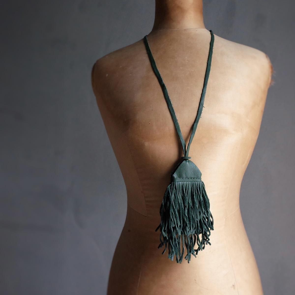 <img class='new_mark_img1' src='https://img.shop-pro.jp/img/new/icons13.gif' style='border:none;display:inline;margin:0px;padding:0px;width:auto;' />CHRISTIAN PEAU LEATHER ACCESSORYʥꥹ ݡ 쥶꡼CALF GREEN
