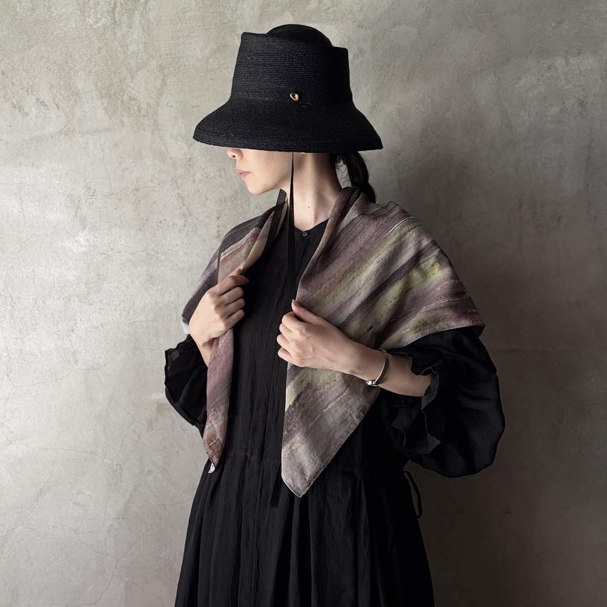 Chika Higashi  suzuki takayuki  ҥ  業  printed stole / stripe of fallen-leaves 