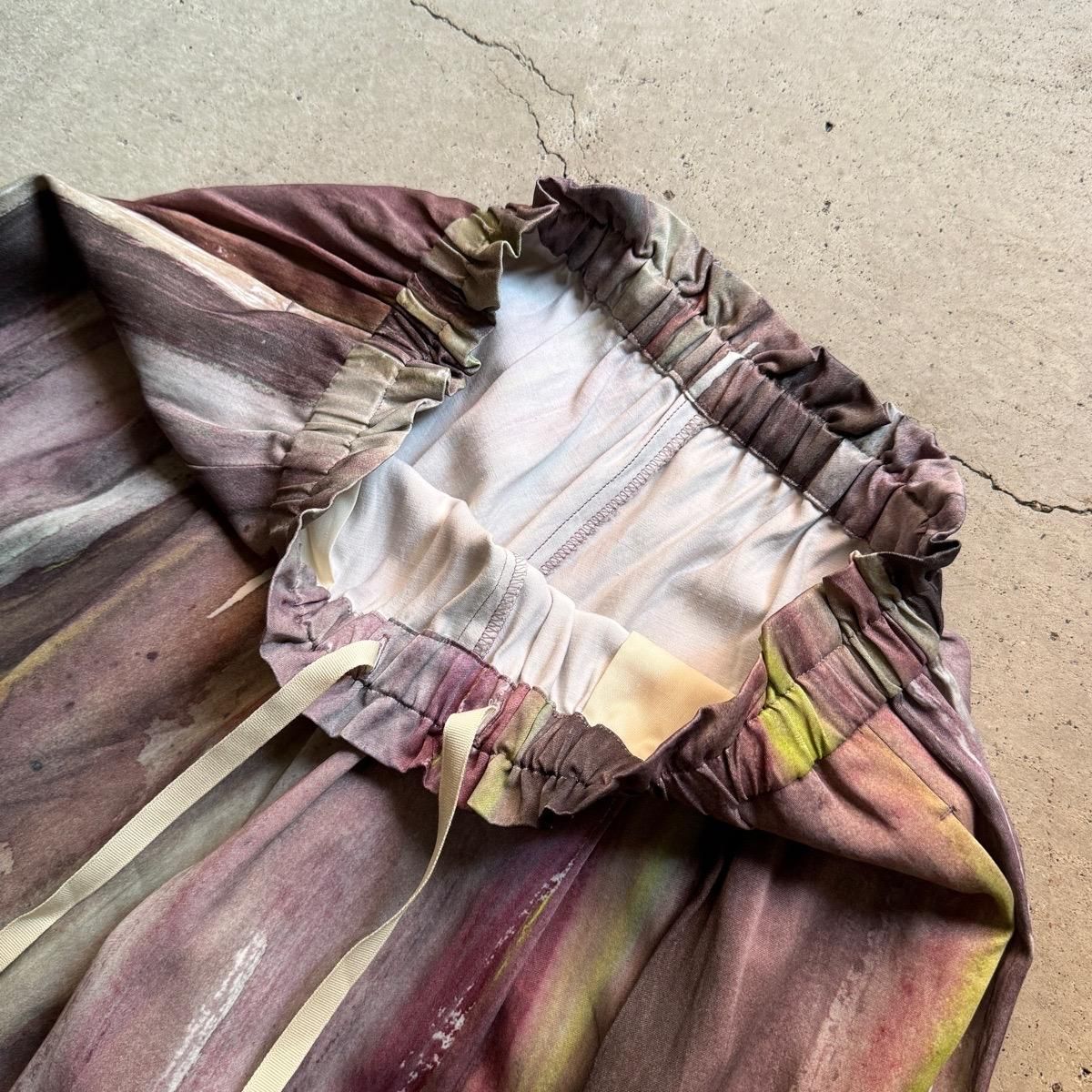 Chika Higashi  suzuki takayuki  ҥ  業  gathered pants / stripe of fallen-leaves 