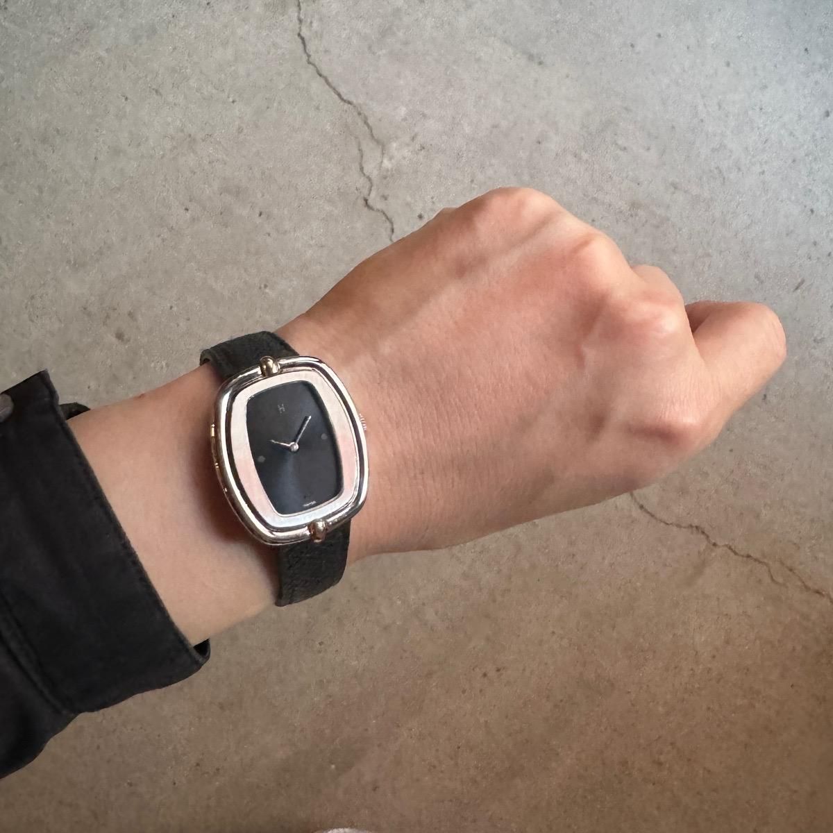 HERMES（エルメス）希少 手巻き時計 3点ドット黒文字盤 SSトノーケース