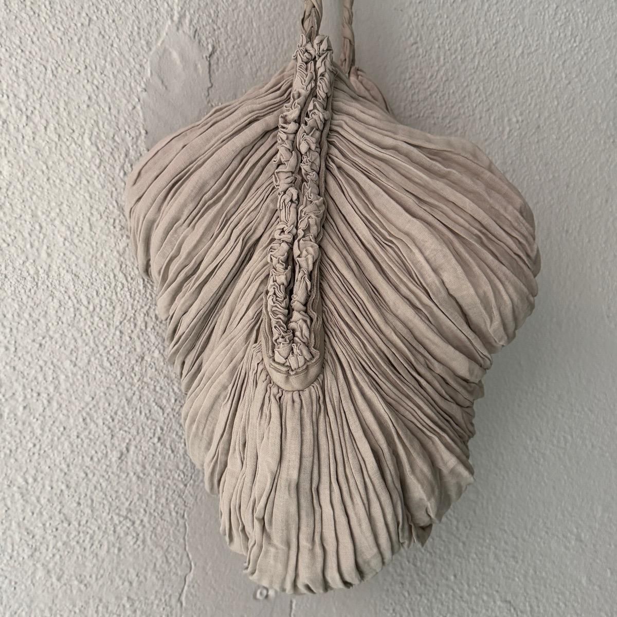 <img class='new_mark_img1' src='https://img.shop-pro.jp/img/new/icons13.gif' style='border:none;display:inline;margin:0px;padding:0px;width:auto;' />suzuki takayuki gather bag  / Slingʥ業 㥶Хå / 󥰡grey