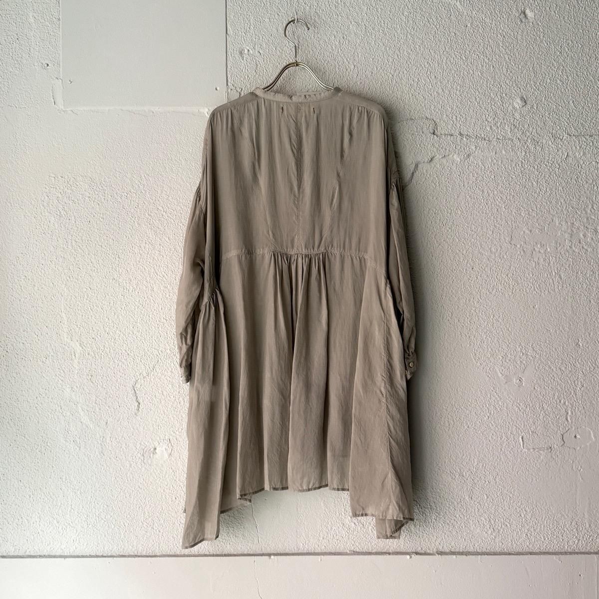 <img class='new_mark_img1' src='https://img.shop-pro.jp/img/new/icons13.gif' style='border:none;display:inline;margin:0px;padding:0px;width:auto;' />suzuki takayuki broad blouseʥ業 ֥ɥ֥饦Beige