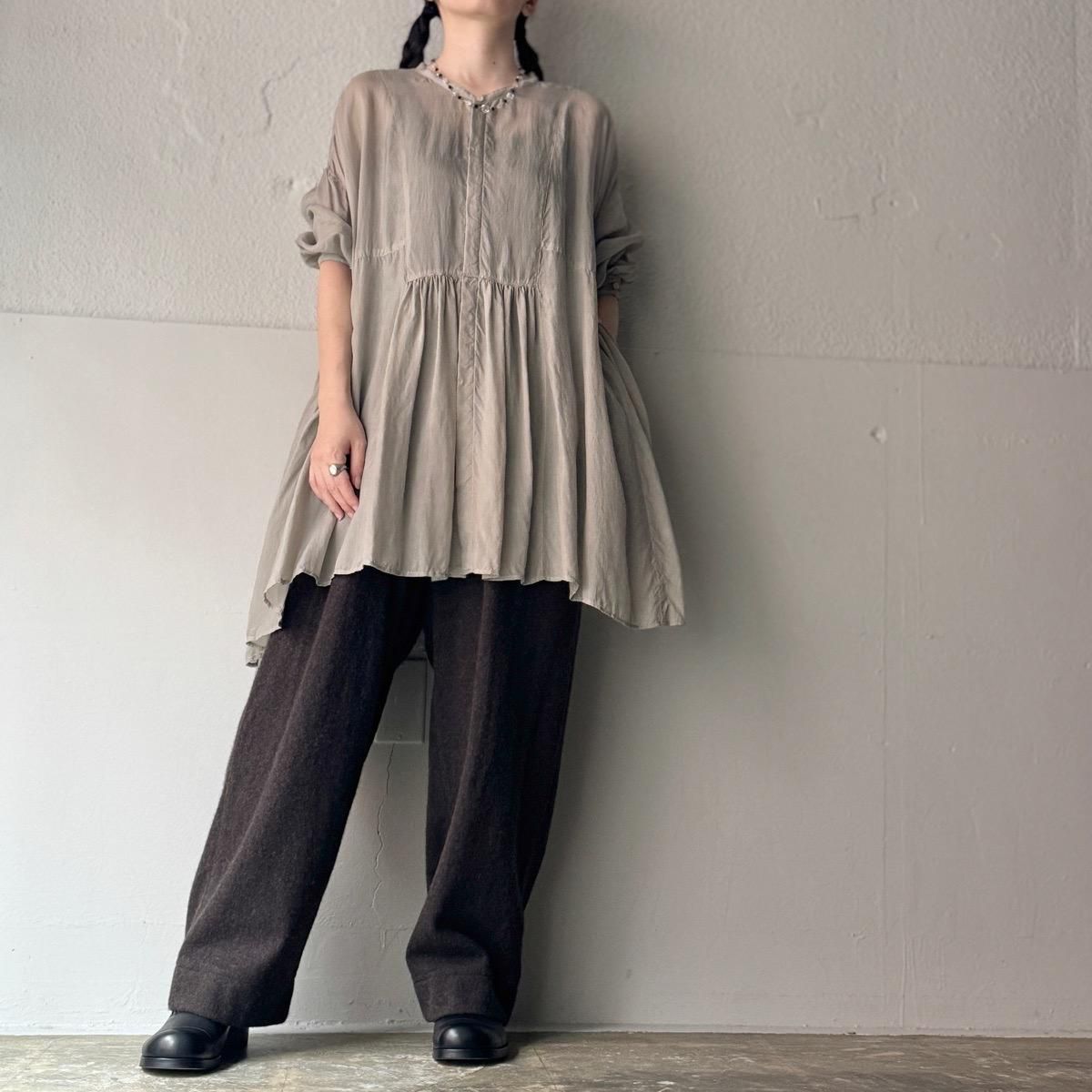 <img class='new_mark_img1' src='https://img.shop-pro.jp/img/new/icons13.gif' style='border:none;display:inline;margin:0px;padding:0px;width:auto;' />suzuki takayuki broad blouseʥ業 ֥ɥ֥饦Beige