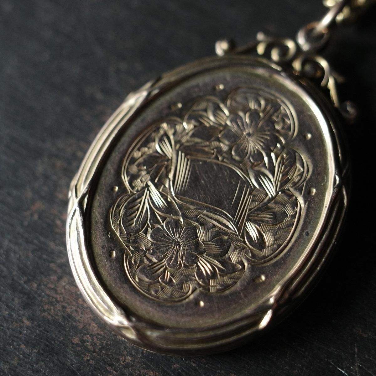 <img class='new_mark_img1' src='https://img.shop-pro.jp/img/new/icons13.gif' style='border:none;display:inline;margin:0px;padding:0px;width:auto;' />ȥꥢ ᥿ å ڥ ͥå쥹Victorian Metal Locket Pendant Necklace