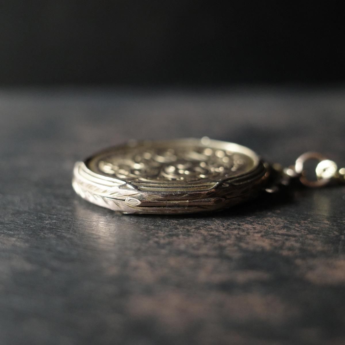 アンティーク　ヴィクトリア朝　フォブ　ロケット　ペンダント　ネックレス イギリス製 アンティークシルバー ヴィクトリア朝ロケットペンダント