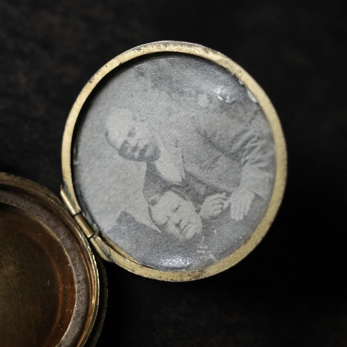 ヴィクトリアン 9金 ロケット ペンダントトップ（Victorian 9K Locket